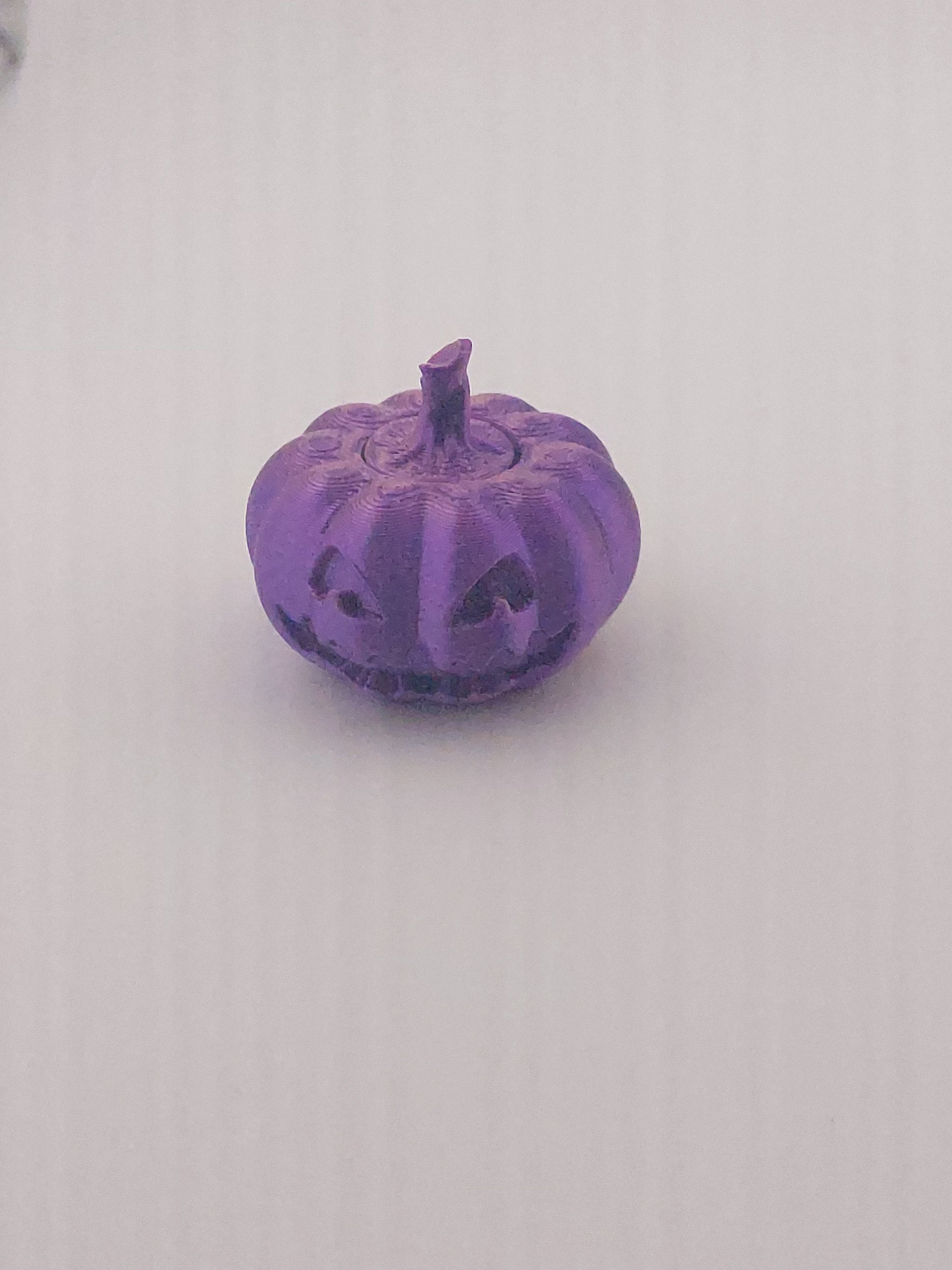1 Articulated Fidget Pumpkin Spinner -- Decor Gift - 3D Printed Fidget Fantasy Creature - Customizable Colors - Authorized Seller